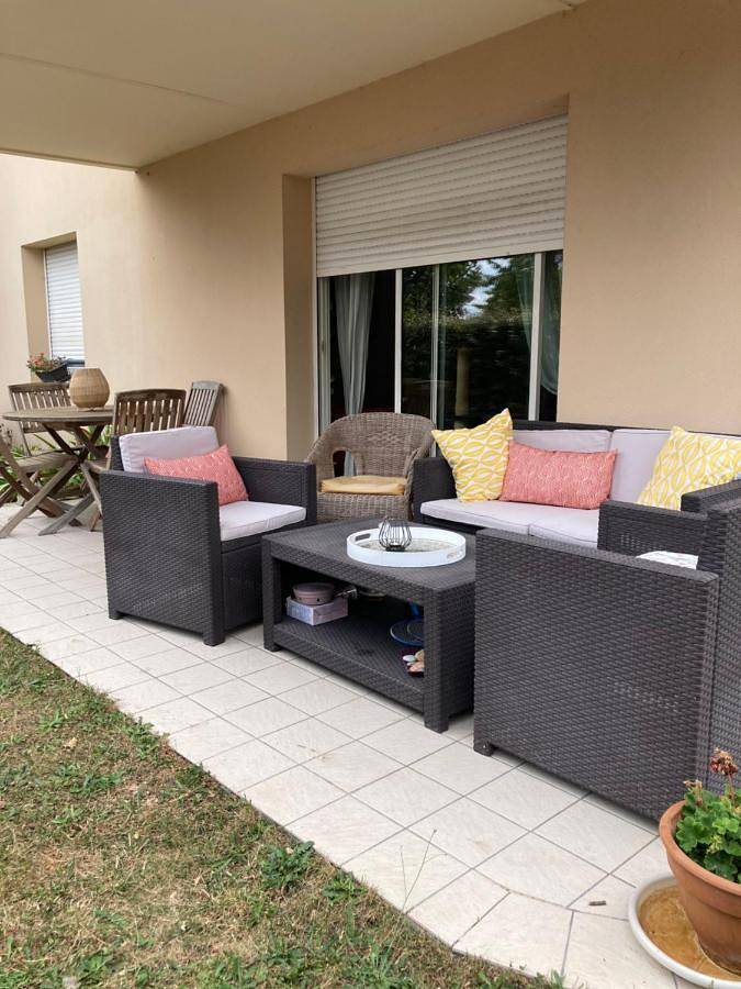 Gîte pour 2 personnes, avec terrasse et jardin ainsi que vue et piscine à Le Bouscat - 2