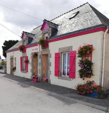 Gîte pour 8 personnes, avec terrasse et jardin, animaux acceptés à Riantec