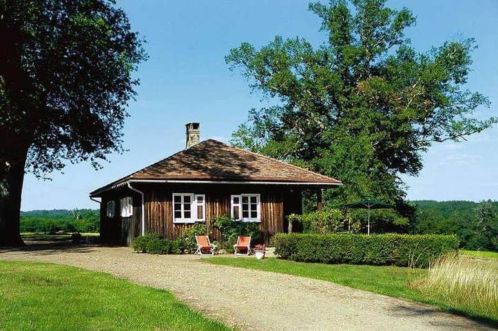 Location de vacances pour 28 personnes, avec piscine et jardin à Eygurande-et-Gardedeuil - 2