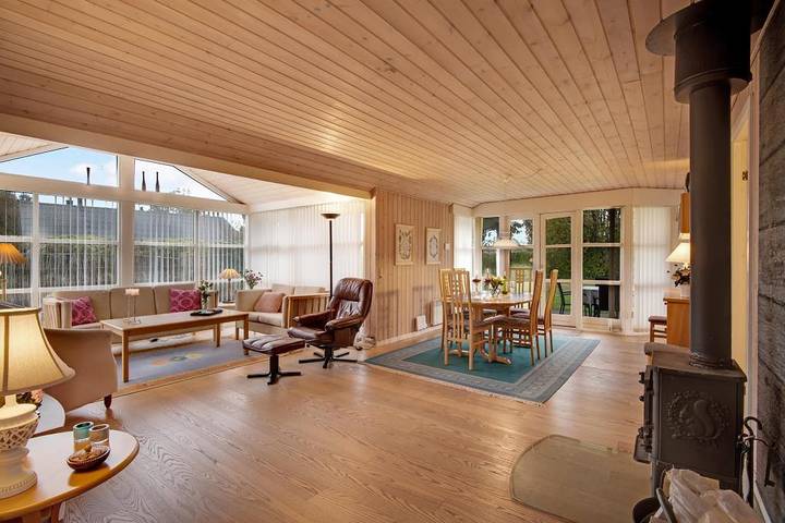 Charmantes familienfreundliches Ferienhaus nahe Grenaa Strand und dem Kattegatcenter in Grenå Strand, Grenaa