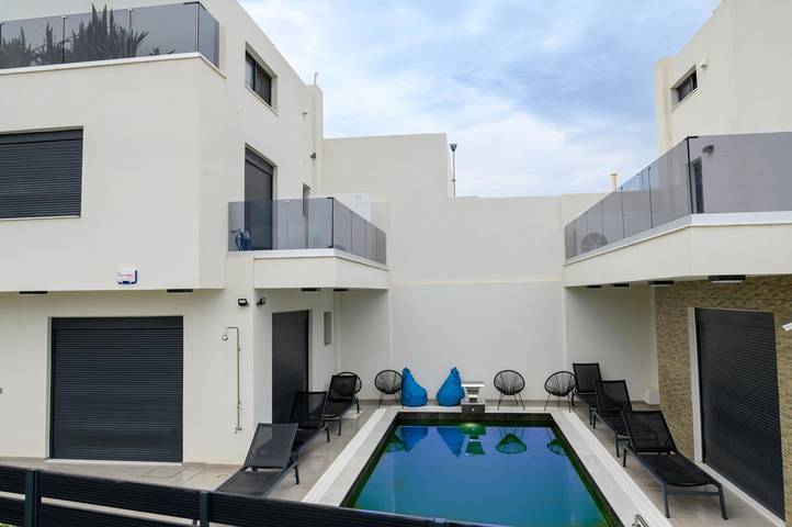 Villa für 6 Personen, mit Balkon und Pool, kinderfreundlich - 1