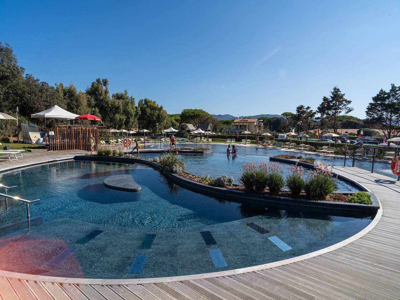 Casa mobile con ampia area piscina in Castiglione della Pescaia, Provincia di Grosseto