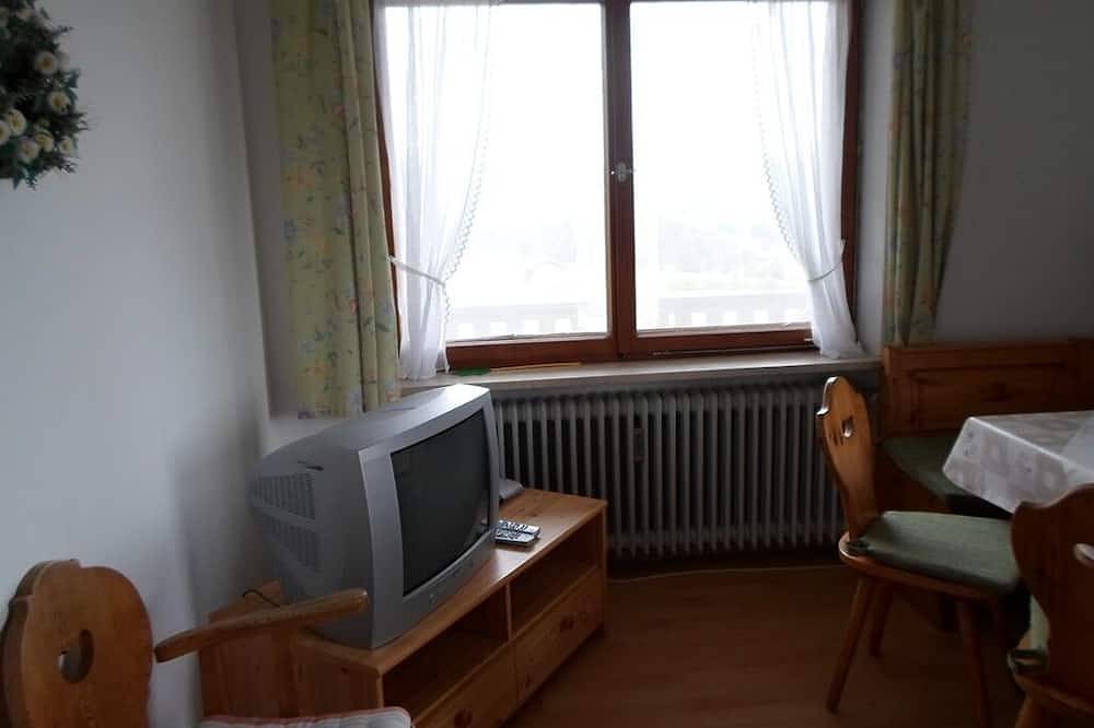 Ganze Wohnung, Ferienwohnung 54qm mit Dusche, Balkon und Grillmöglichkeit in Rimsting, Chiemsee