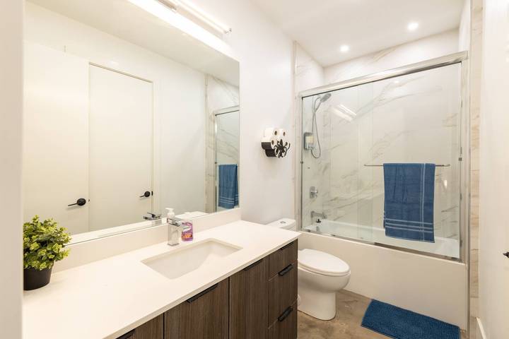 West Van Luxury Retreat 2Br 2Ba mit Meerblick in Cypress Mountain