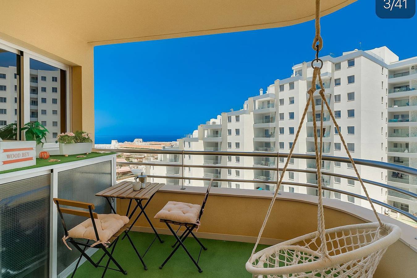 Appartamento intero, Appartamento per vacanze 'Sol Paraiso Sunset View' con piscina in comune, terrazza privata e Wi-Fi in Playa Paraíso, Adeje
