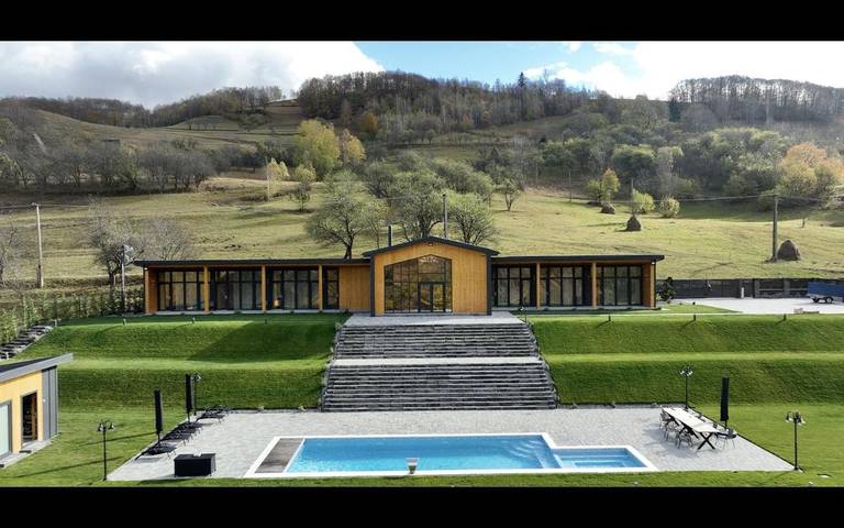 Gîte pour 14 personnes, avec piscine et sauna ainsi que terrasse et vue à Alba (Romania) - 2