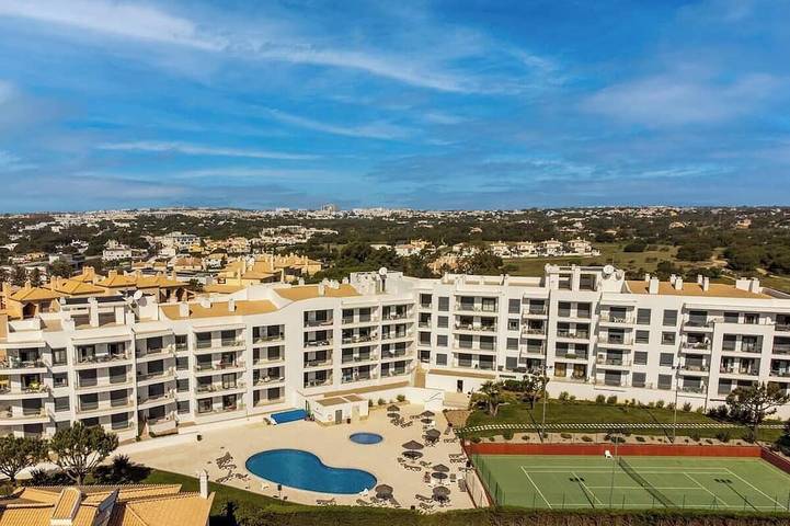 Apartamento entero, Alojamiento con piscina y vistas al mar in Aldeia das Açoteias, Albufeira e Olhos de Água
