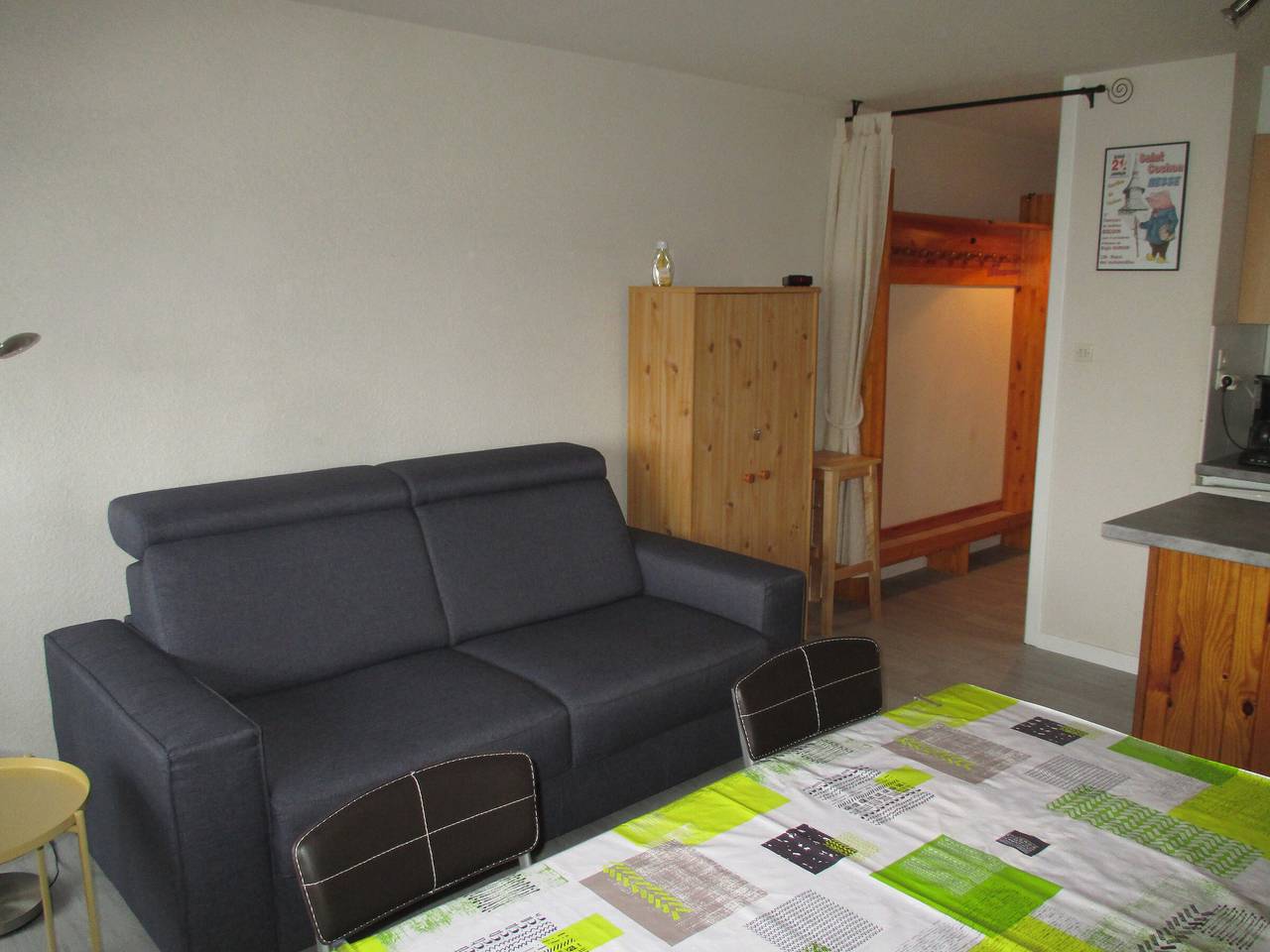 Studio entier, Studio Cœur de station avec Balcon, Proche Pistes in Super Besse, Besse-et-Saint-Anastaise