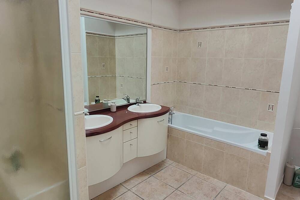 Suite Dame Isaure - Chambre Double Avec Salle de Bains Privative in Pompignan, Région du Vigan