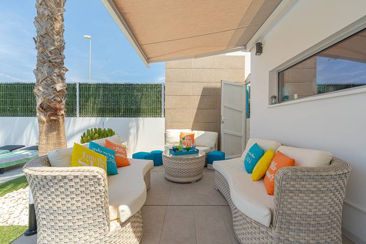 Ferienhaus für 6 Personen, mit Balkon und Terrasse sowie Garten in Guardamar del Segura - 4