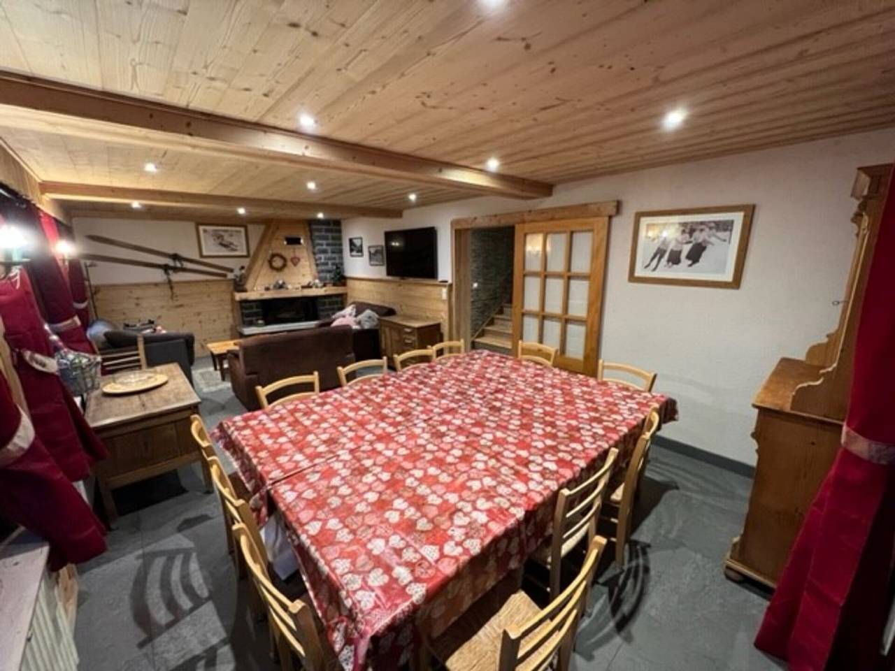Appartement entier, Spacieux chalet 7 pièces, 6 salles de bains, 14 personnes, proche centre et remontées, Châtel in Chatel, Les Portes du Soleil