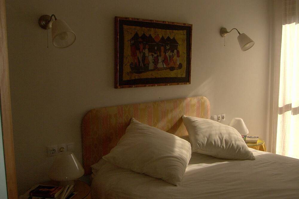 Apartamento entero, Precioso Bajo Con Jardin Orientado Al Sur, A 100M. De La Playa Barro in Barro (Llanes), Llanes