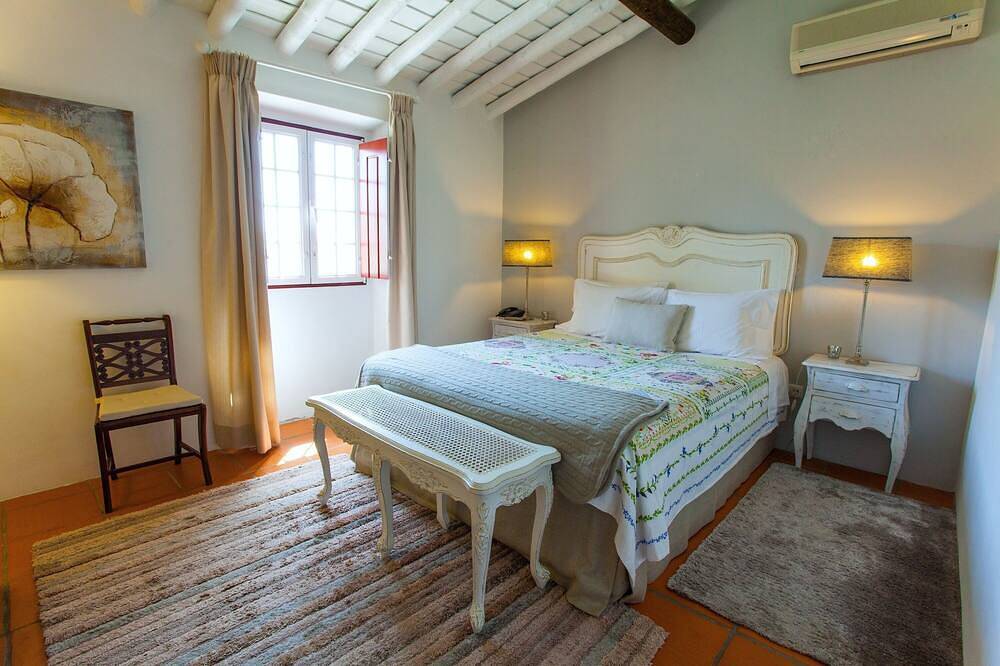 Luxury Alentejo Estate & Country House in Redondo, Évora District