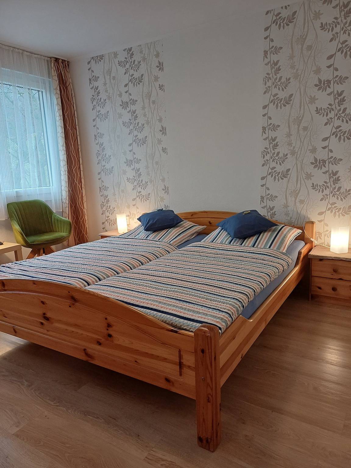 Zimmer „Doppelzimmer 2“ mit Gemeinschaftsterrasse, Garten und Wlan in Kirchhundem, Sauerland
