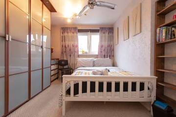 Holiday Home for 8 People in Newham, London, Photo 1