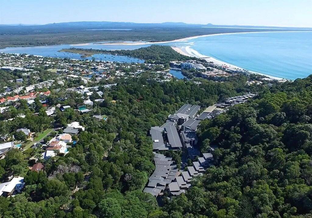 Ganze Wohnung, Luxus-Apartment mit 2 Schlafzimmern, nur wenige Minuten vom Strand entfernt. in Noosa Heads, Noosa