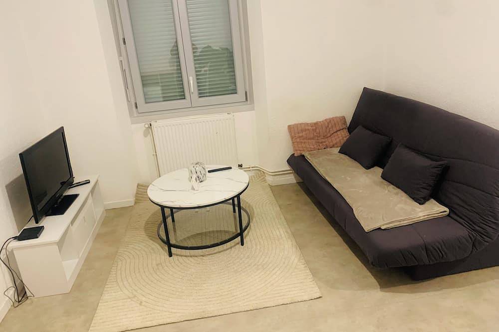 Entire apartment, Ancrage Home - Warm, well-designed studio for a pleasant stay in Montargis, Montargis region