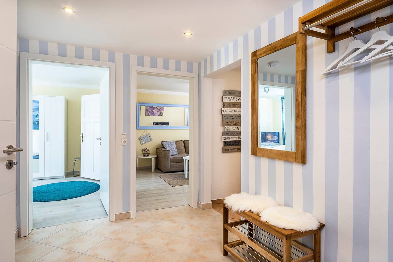 Ganze Wohnung, Ferienwohnung 'Strandhafer' mit privater Terrasse, ruhig und trotzdem zentral gelegen in Travemünde, Lübeck