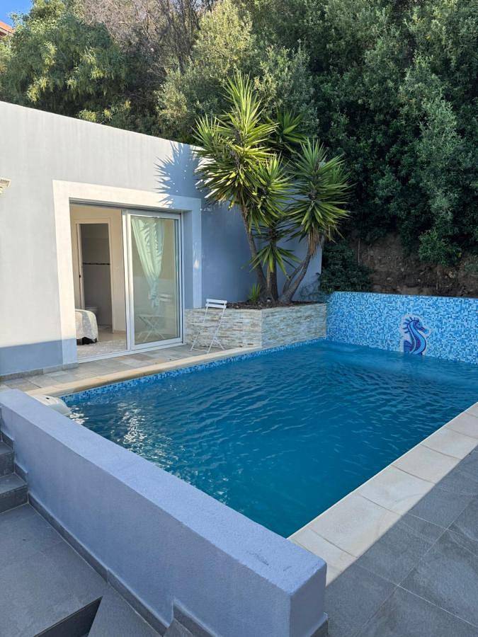 Chambre d’hôte pour 6 personnes, avec terrasse ainsi que jacuzzi et piscine en Corse - 2