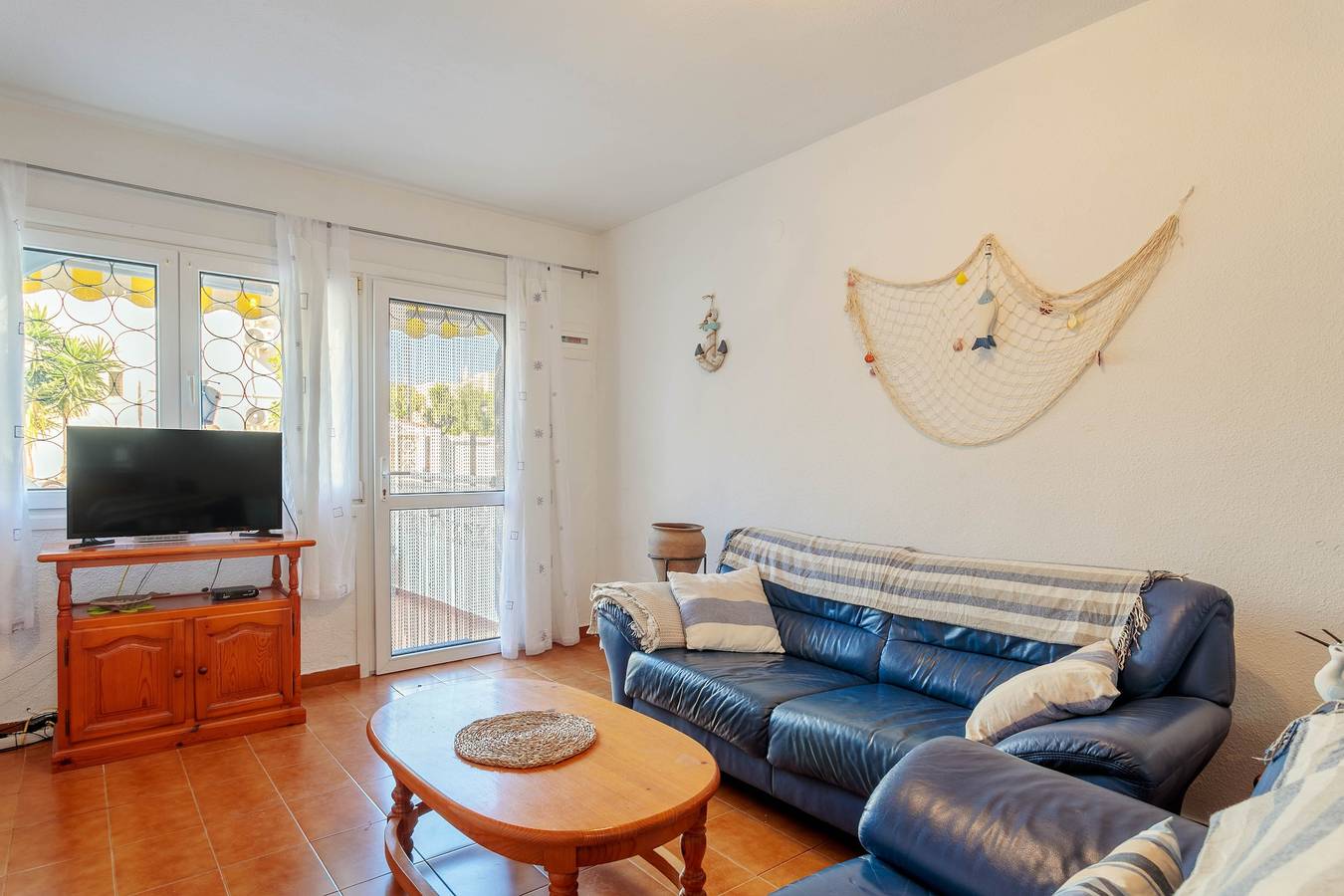 Casa de vacaciones 'Amplio' con piscina compartida, Wi-Fi y aire acondicionado in Campello, Costa Blanca