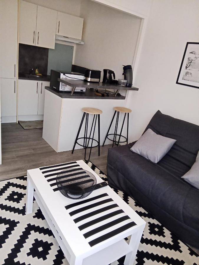 Appartement entier, Furnished studio, 5 min Avignon, Pontet center in Le Pontet, Vaucluse