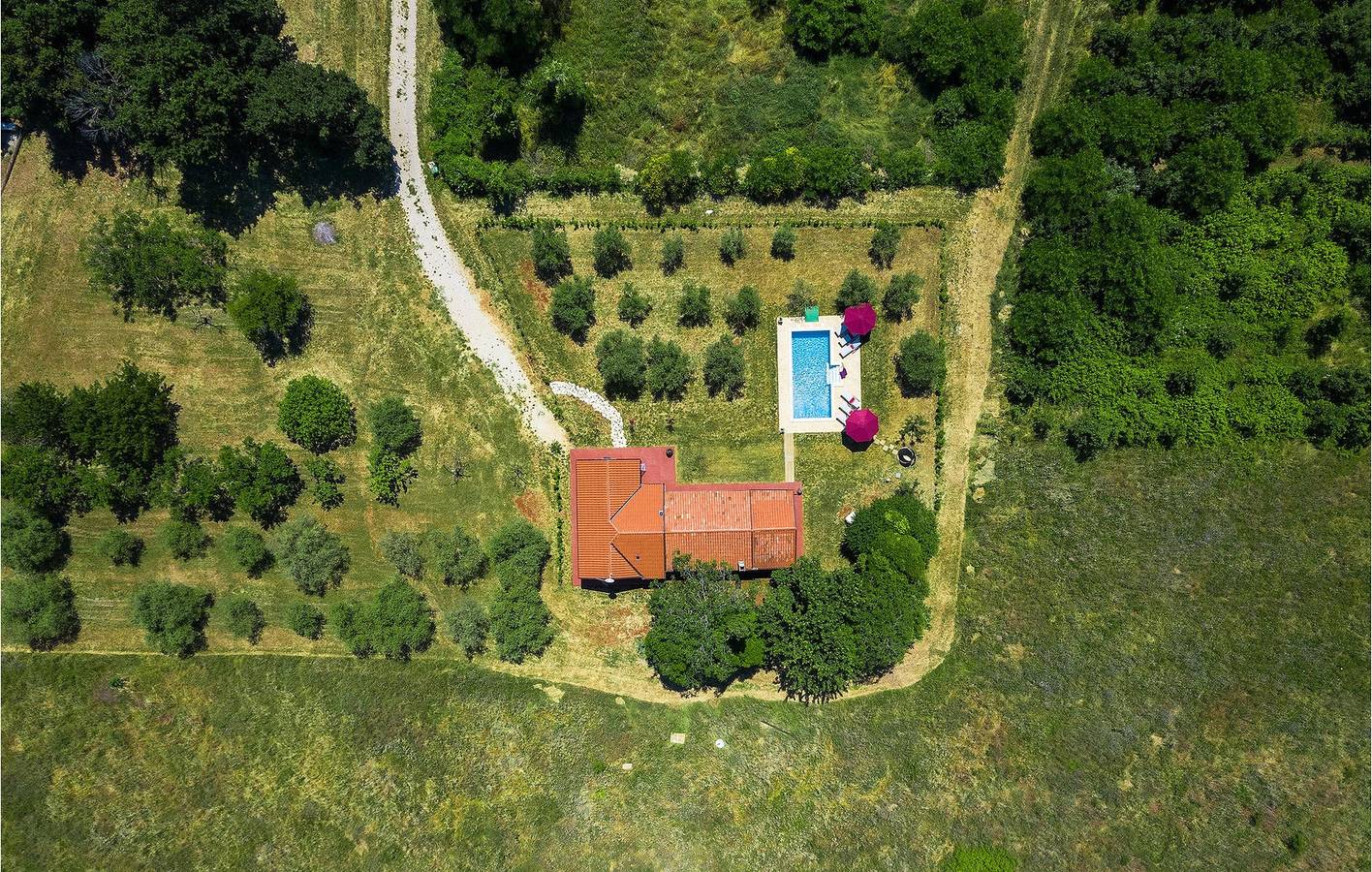 Moderne 2-Zimmer-Wohnung mit Pool, Parkplatz und 2 km Entfernung zum Strand in Novigrad, Umag und Umgebung