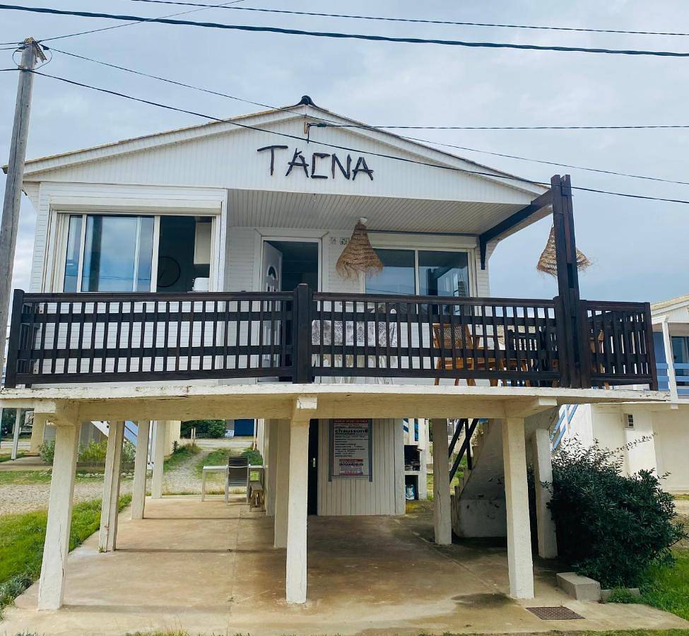 Chalet de plage, authentique ! in Plage des Chalets, Gruissan