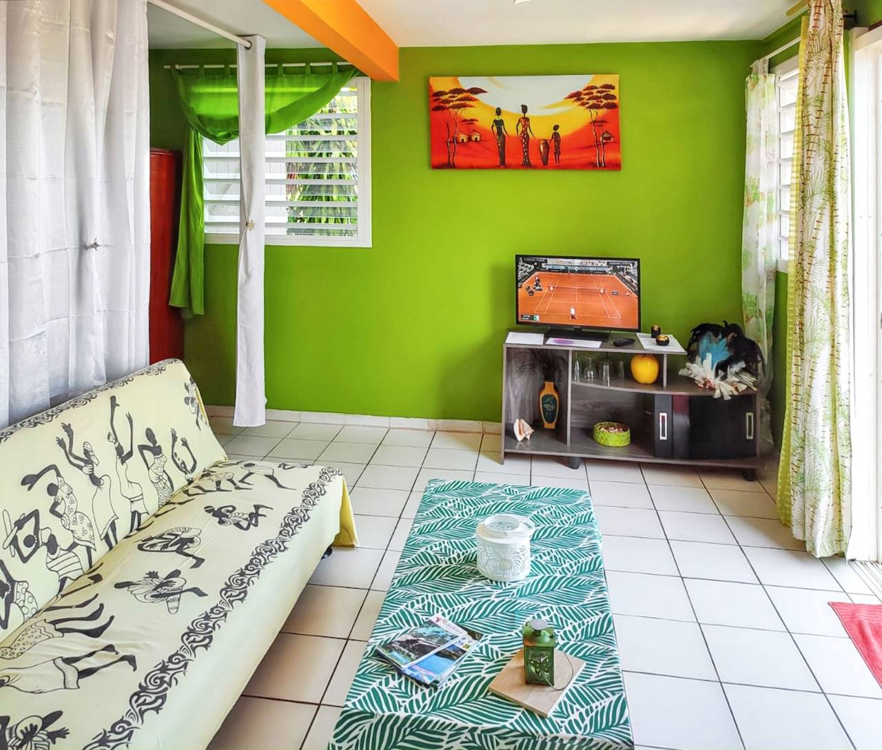 Entire studio, Cosy Studio with Sea View in Marigot - 30 sqm + Garden. in Vieux-Habitants, Guadeloupe (Caribbean)