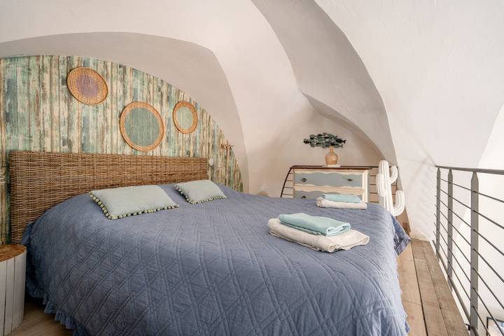 Entire apartment, Apartment 'La Chiave Di Philoxenia' with Private Terrace, Wi-Fi and Air Conditioning in Ostuni, Salento