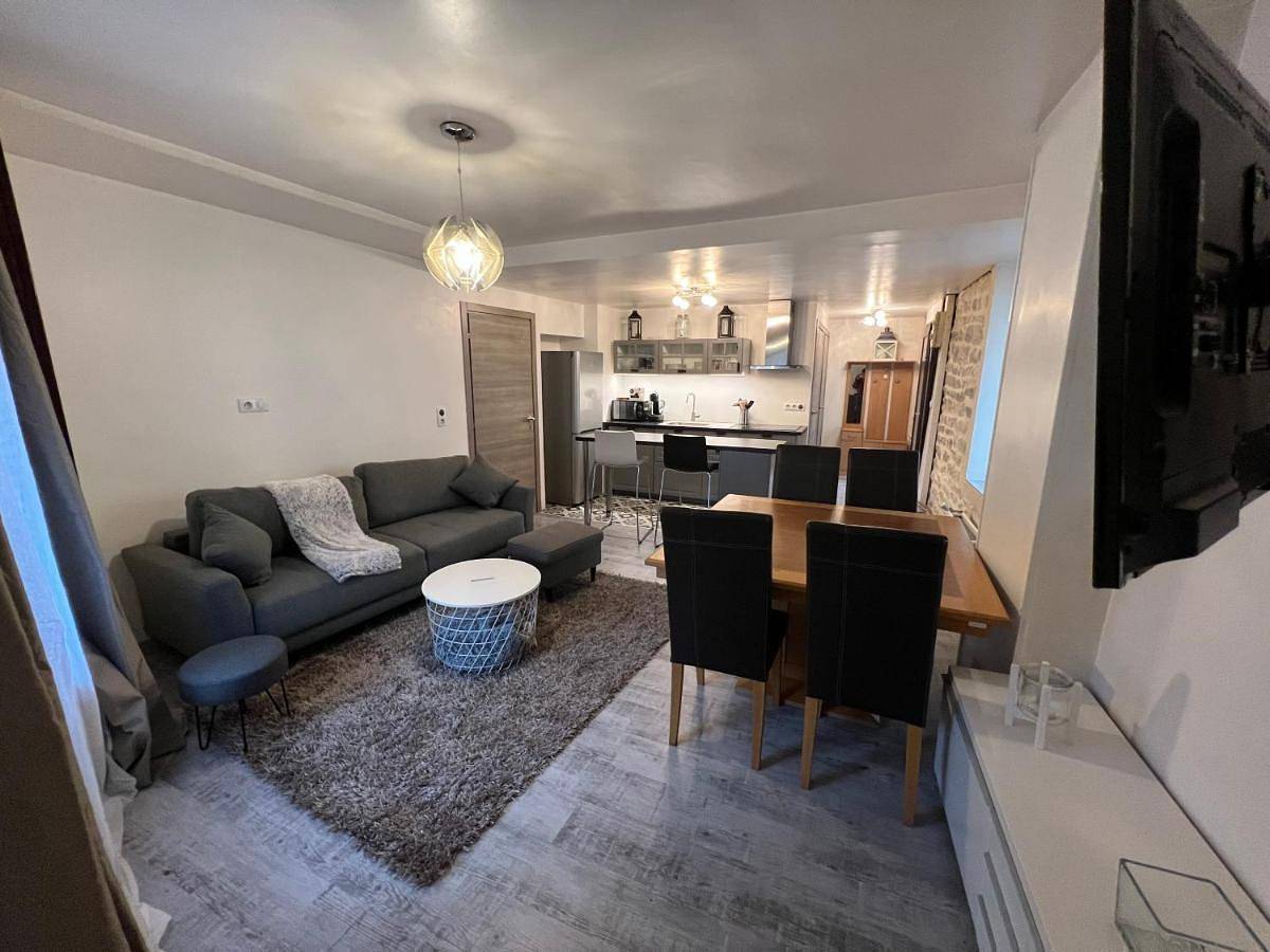 Appartement entier, One-Bedroom Apartment in Champagnole, Jura Francais