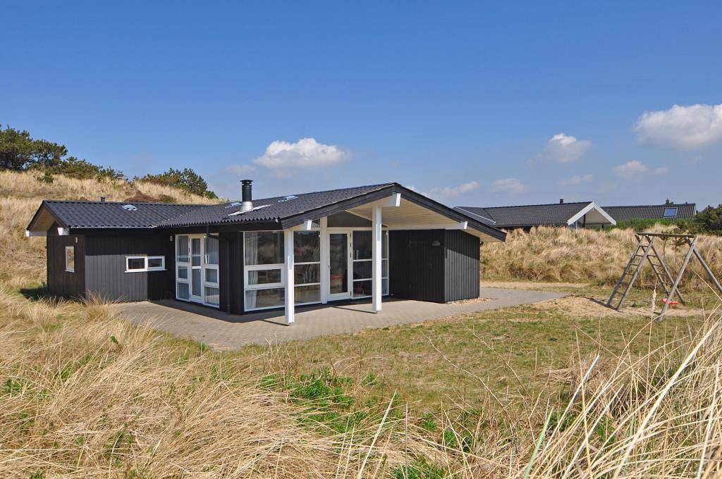 Nur 200 Meter bis zur Nordsee – Hjelmevej 112 in Henne, Varde