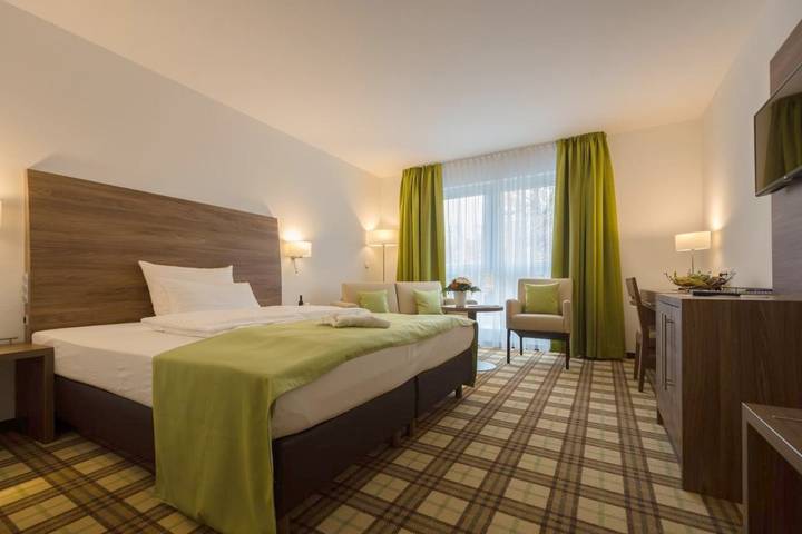 Hotel für 3 Personen, mit Terrasse und Pool sowie Sauna