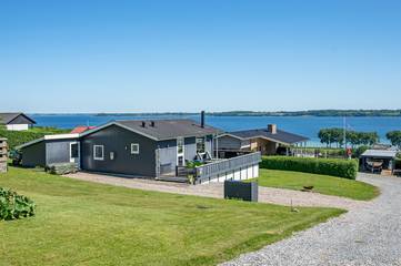 Ferienhaus für 4 Personen, mit Garten in Skarrev
