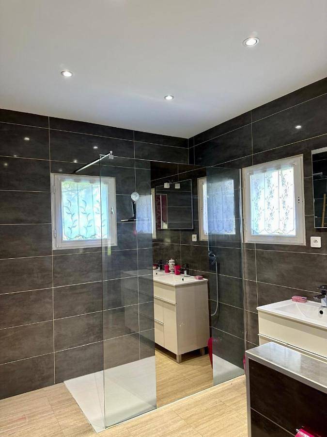 Gîte pour 15 personnes, avec vue sur le lac ainsi que jardin et vue à Ermenonville - 3