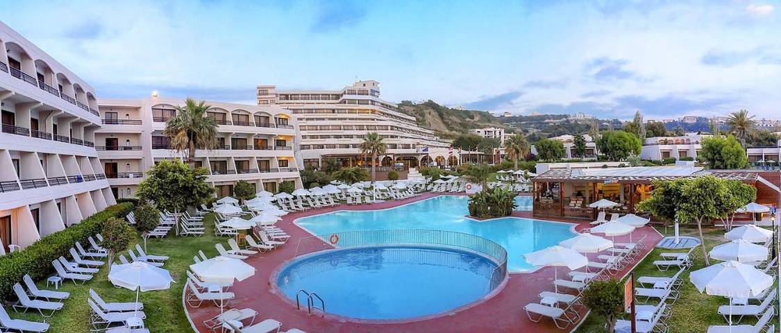 Hotel für 3 Personen, mit Balkon und Terrasse sowie Garten und Kinderpool auf Rhodos