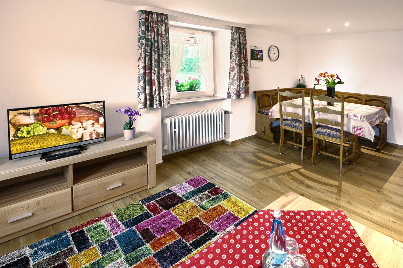 Ganze Wohnung, Ferienwohnung 'Nr 5 50 Qm' mit Bergblick, Gemeinschaftsgarten und Wi-Fi in Grafenhausen, Südschwarzwald