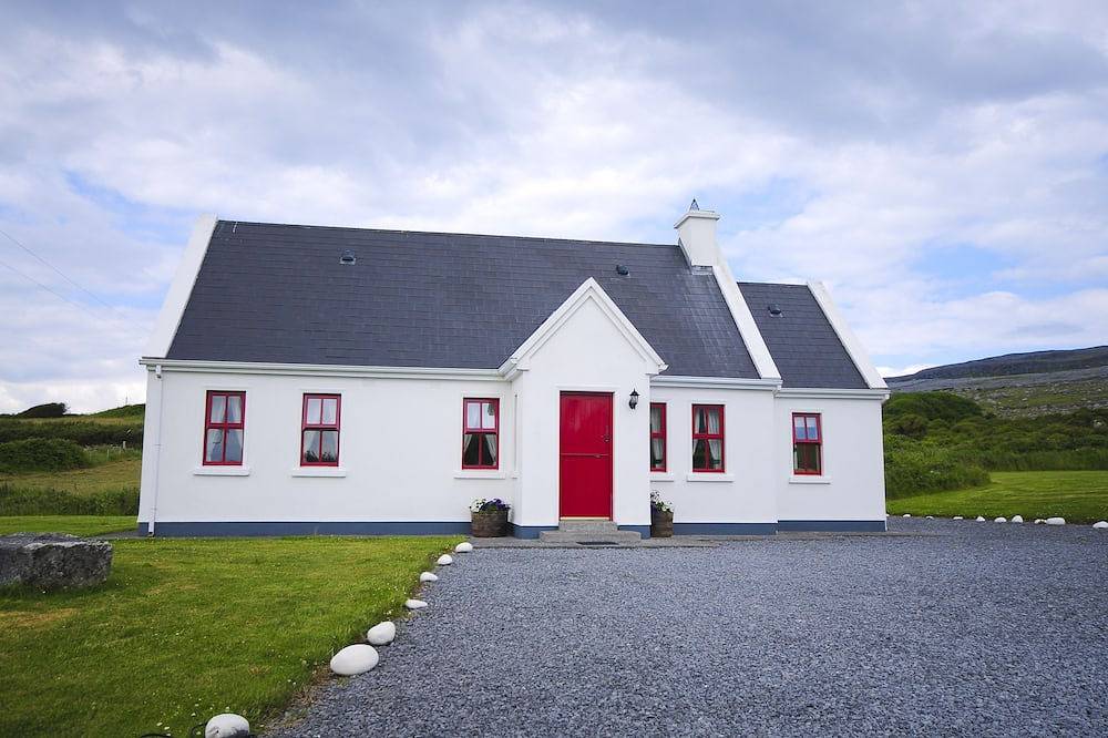 Fanore Holiday Cottages On The Wild Atlantic Way in County Clare