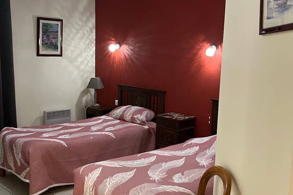 Chambres Ouessant Pmr du Ménez-Hom in Plomodiern, Iroise