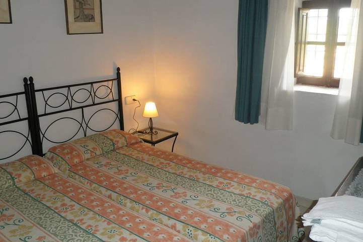 Ferienhaus für 9 Personen, mit Terrasse und Garten in St Llorenc de Balafia - 3