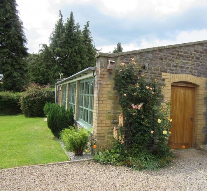 Bed and breakfast for 3 people, with Garden and View in Brecon Beacons