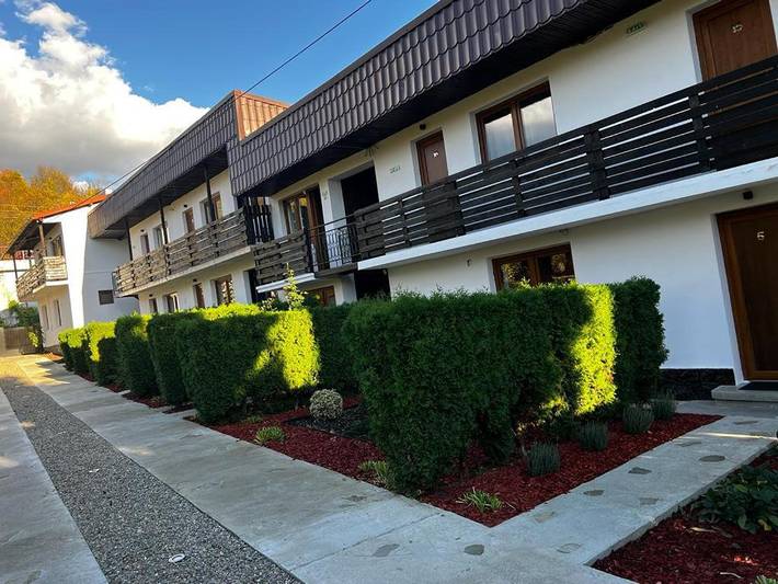 Gîte pour 2 personnes, avec jardin dans Câmpina