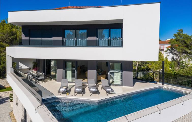 Location de vacances pour 10 personnes, avec terrasse ainsi que sauna et jacuzzi à Biograd na Moru - 4