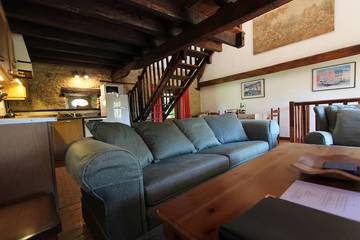 Gîte pour 6 personnes, avec balcon ainsi que jardin et piscine à Puybrun