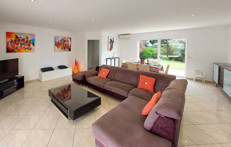 Location de vacances pour 7 personnes, avec terrasse ainsi que jardin et piscine dans Réserve naturelle du Courant d'Huchet - 4