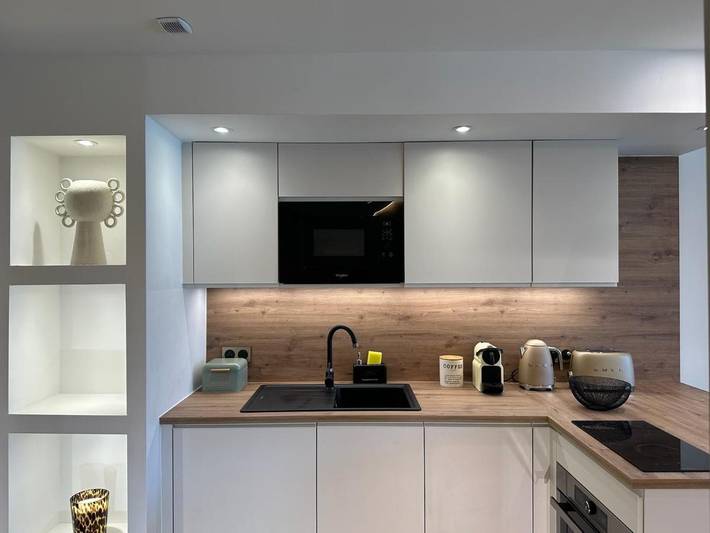 Gîte pour 2 personnes, avec terrasse ainsi que vue et vue sur le lac à Tresserve - 3