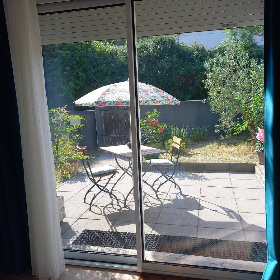 Appartement entier, One-Bedroom Apartment in Clermont-l'Hérault, Côte méditerranéenne (France)