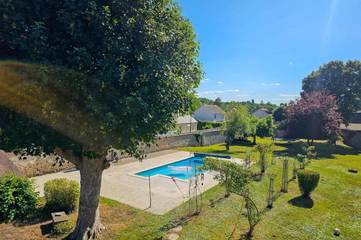 Location de vacances pour 16 personnes, avec piscine et balcon à Sainte-Geneviève-lès-Gasny