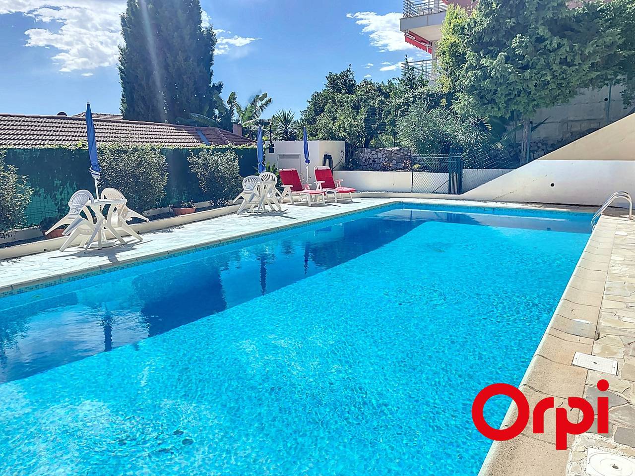 Appartement entier, Splendide 2 pièces climatisé avec piscine et garage privé in Menton, Région de Nice