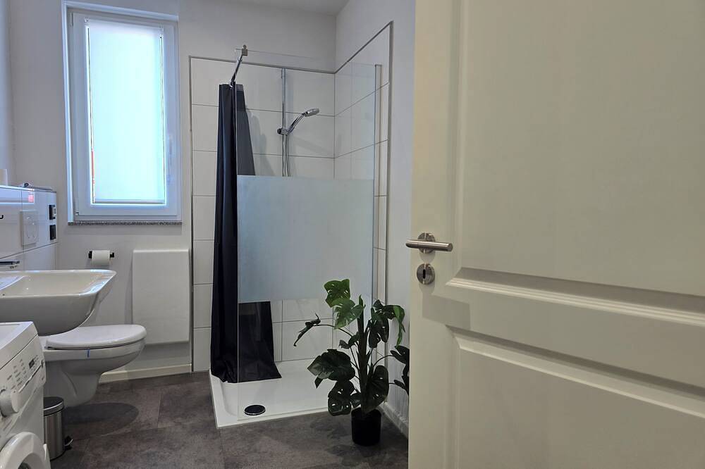 Ganze Wohnung, Moderne Wohnung mit Balkon nahe Airport in Rhein-Sieg-Kreis
