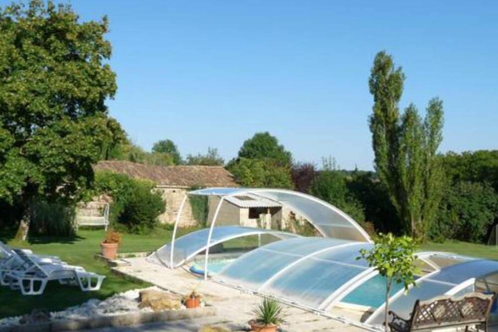 Le Relais de Chavagné, gîte 3 étoiles avec 2 chambres pour 4 personnes in La Crèche, Région de Niort